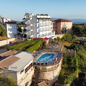 Itaka Hotel Lukovë