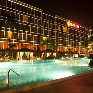 ***** מלון Maxims Hotel הפיליפינים